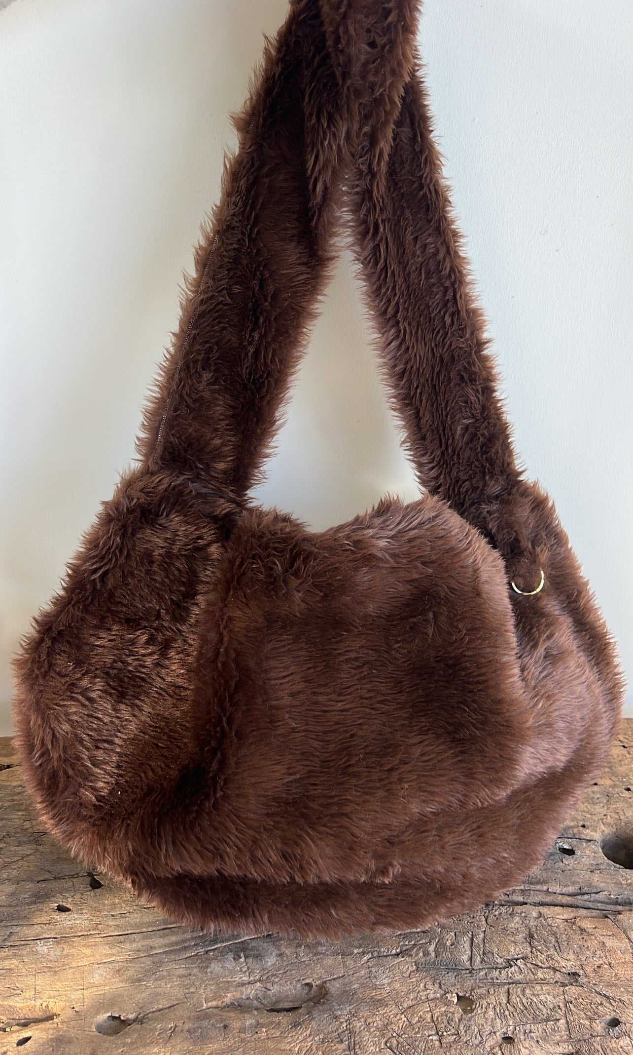 SAC DE PORTAGE - Fausse fourrure marron